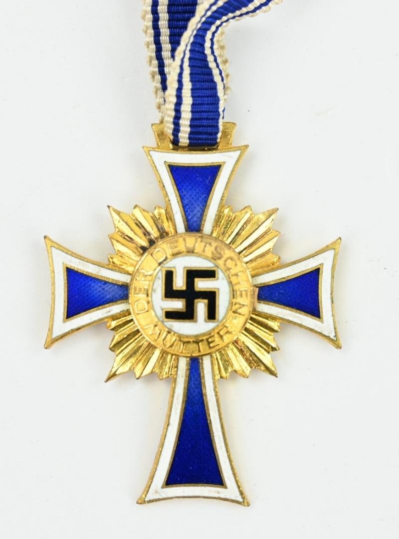 German Mother's Cross in Gold with case — image 5