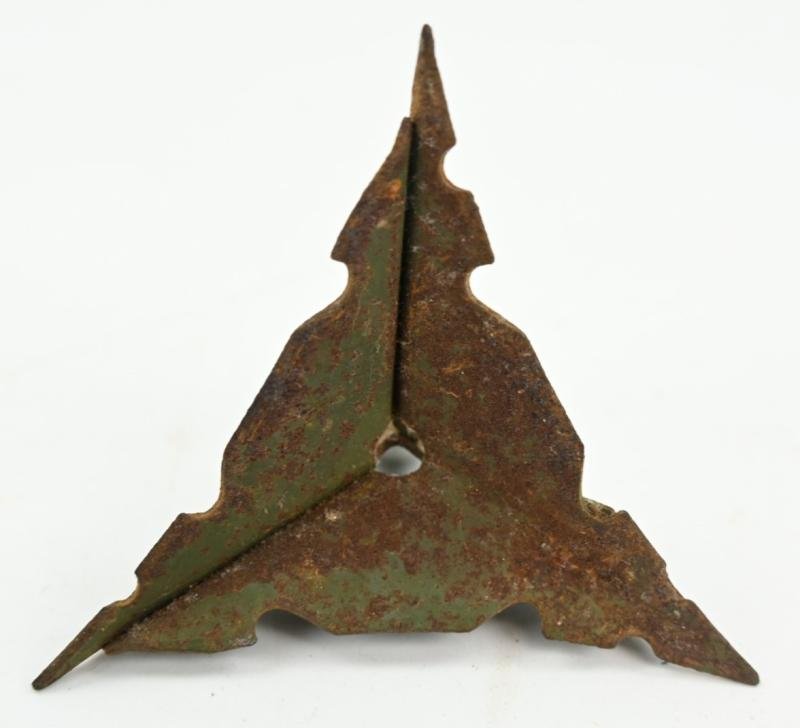 Dutch WW2 Caltrop 'Kraaienpoot' — image 2