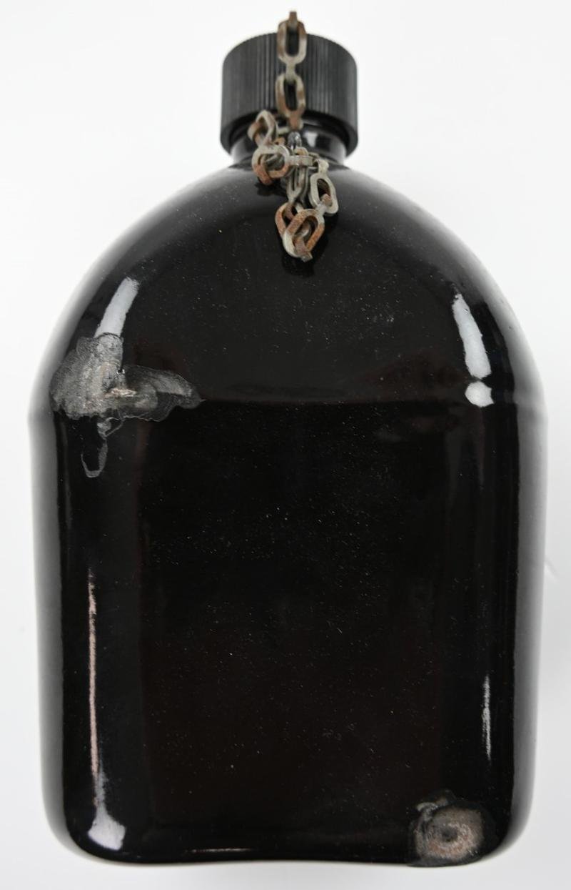 US WW2 M-1942 Enamel Canteen — image 3