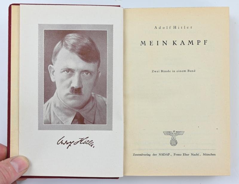 German Mein Kampf Pocket Book 1944 — image 2