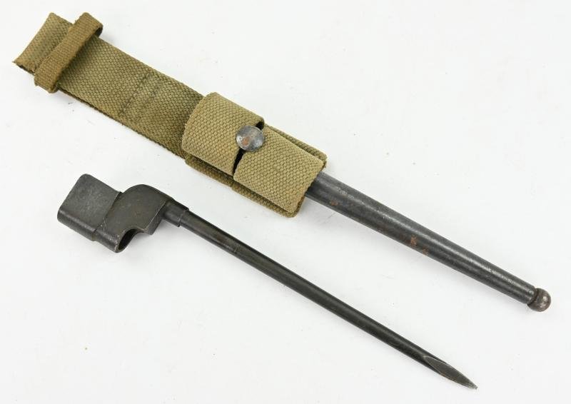 British WW2 Spike Bayonet with Frog — image 5