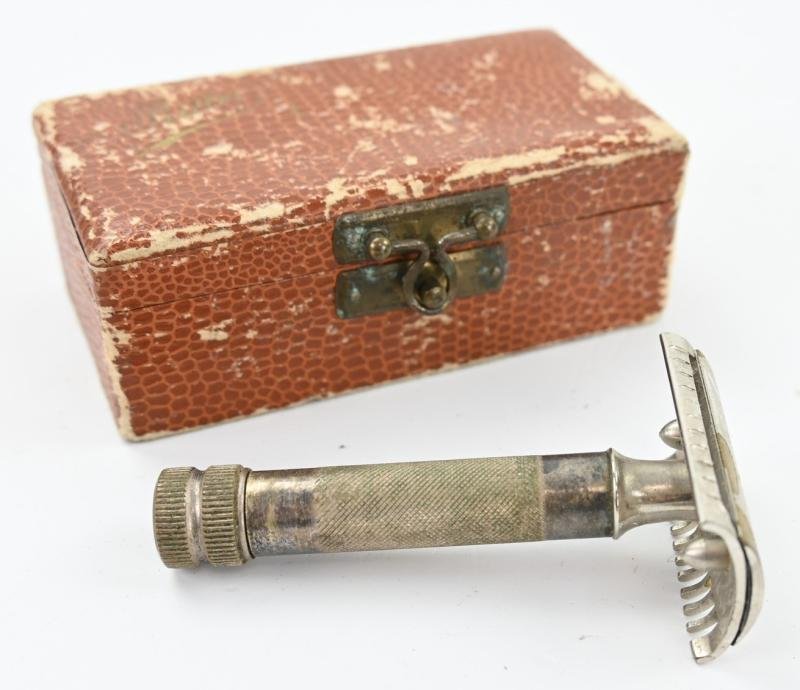 German Third Reich Era Cased Razor — image 8