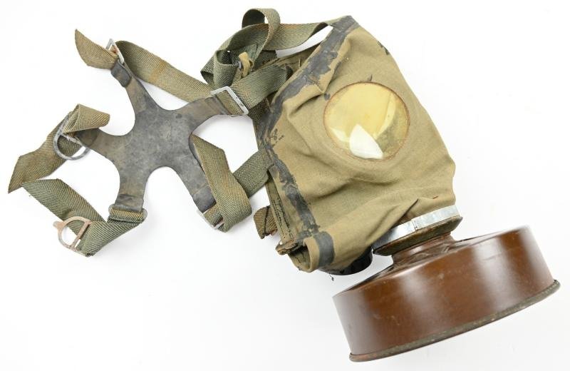 German Luftschutz Gasmask with Carton Filter — image 5