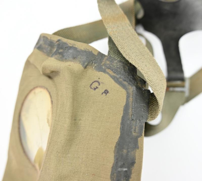 German Luftschutz Gasmask with Carton Filter — image 7
