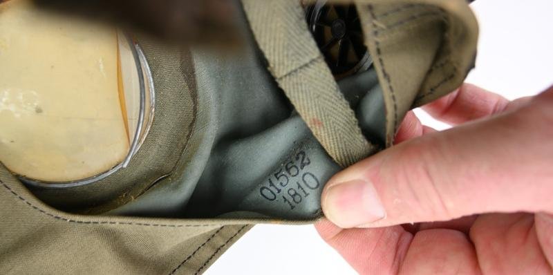 German Luftschutz Gasmask with Carton Filter — image 8