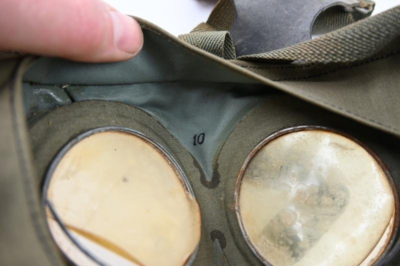 German Luftschutz Gasmask with Carton Filter — image 9