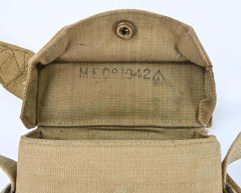 British WW2 Binoculair Case & Carrying Strap 1942 — image 6