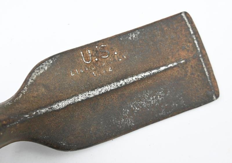 US WW2 M-1910 Pick-Mattock and carrying case — image 3