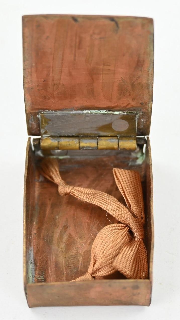 US WW2 Merchant Marine Merit Award on tinnie box — image 3