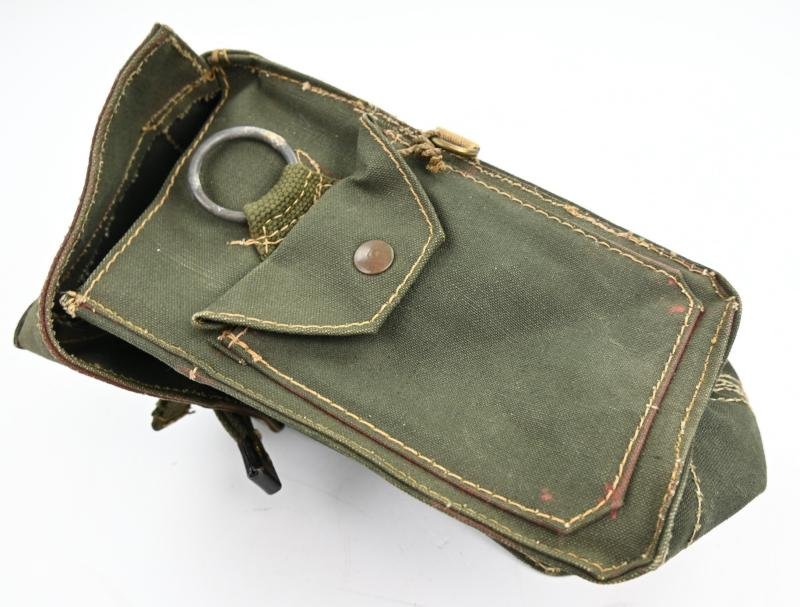 British WW2 JG Service Gasmask Pouch — image 5