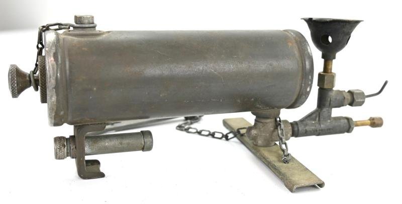 US WW2 Coleman Stove Medical — image 4