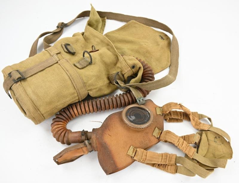 Belgium WW2 M29 Pattern Gasmask Set — image 2