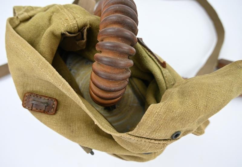 Belgium WW2 M29 Pattern Gasmask Set — image 7