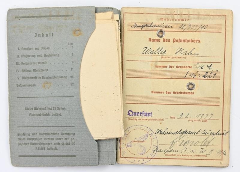 German Wehrpass 'Walter Hahn' — image 2