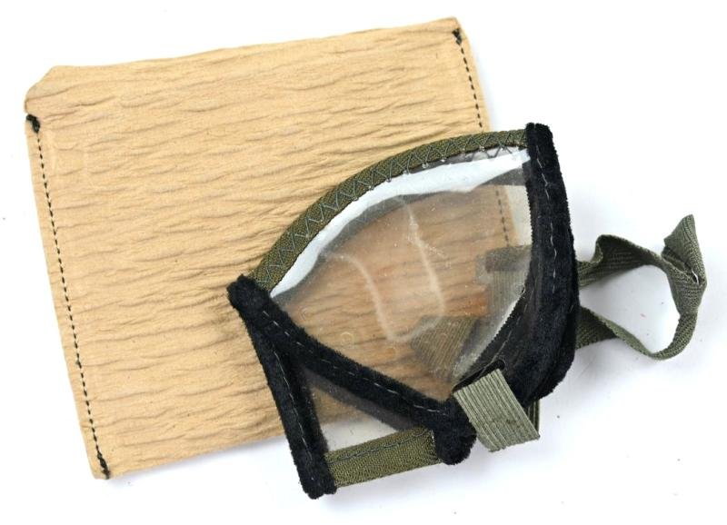 German WH Dust Goggles in Pouch — image 4