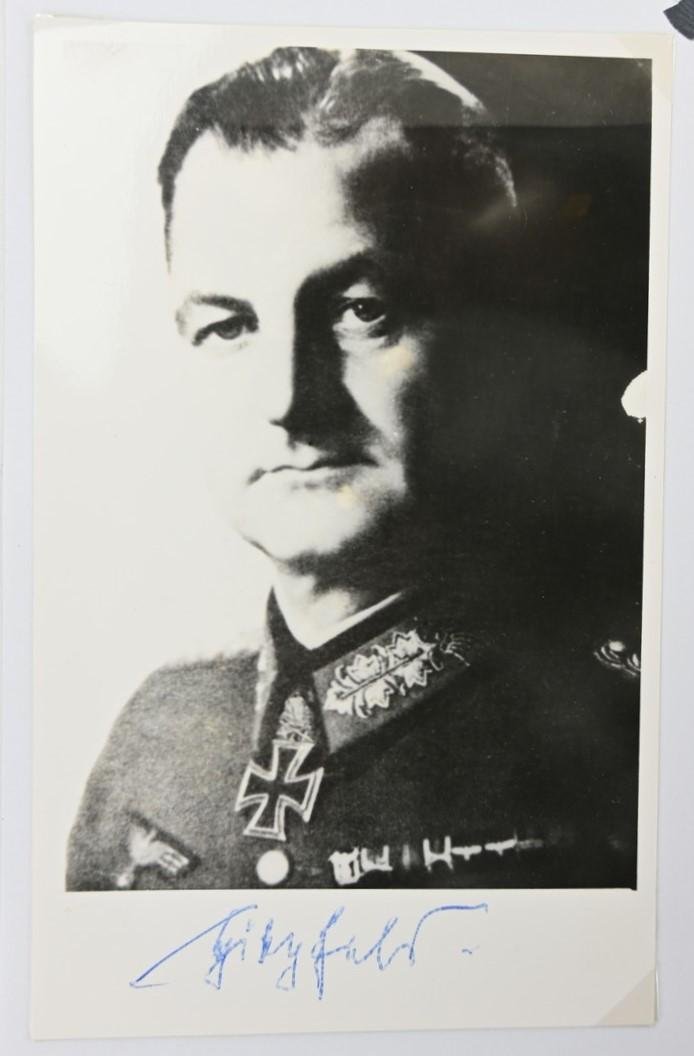 Signature of Wehrmacht Heer KC&OLS Recipient 'Otto Hitzfeld' — image 2