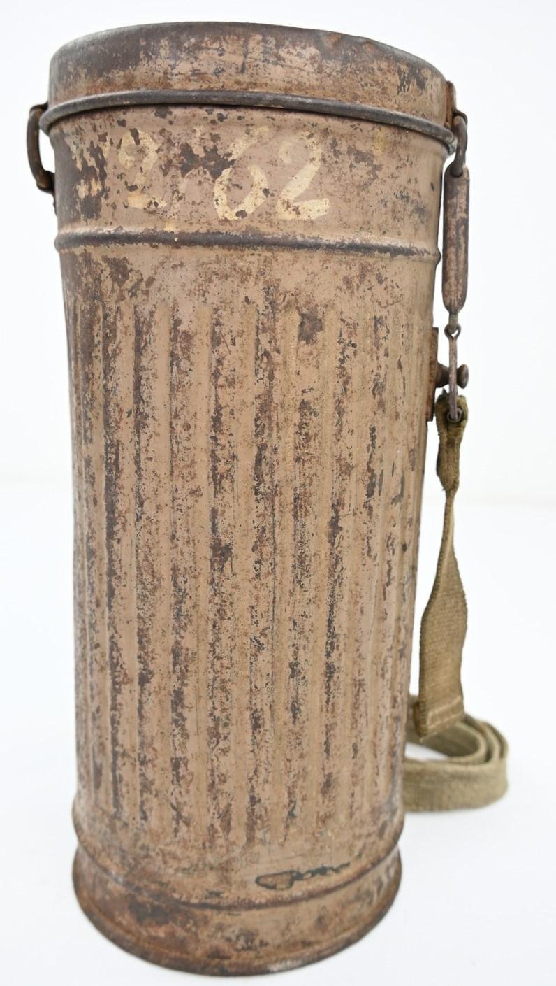 German WH M31 Afrika Korps Camo Gasmask Set — image 3