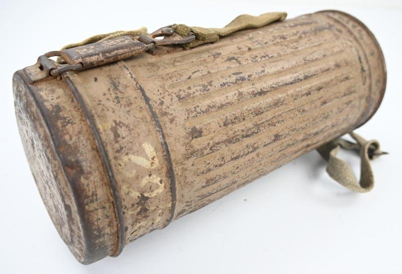 German WH M31 Afrika Korps Camo Gasmask Set — image 6