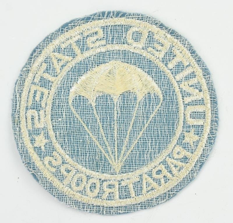 US WW2 US Paratroops Breast Patch — image 3