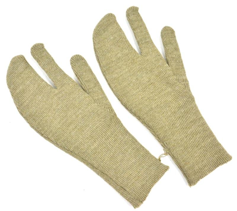 British WW2 Wool Gloves — image 4