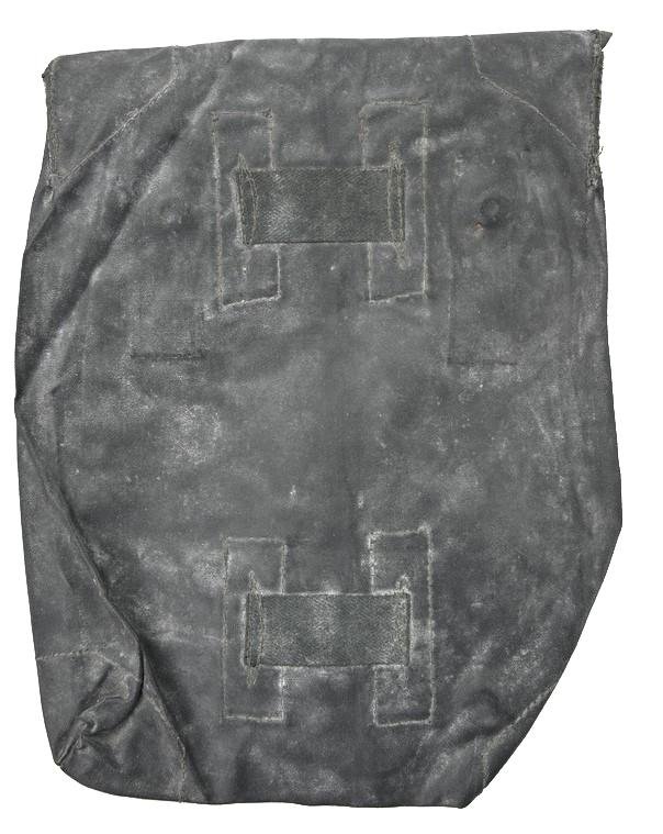 German WH M31 Gascape Pouch — image 2