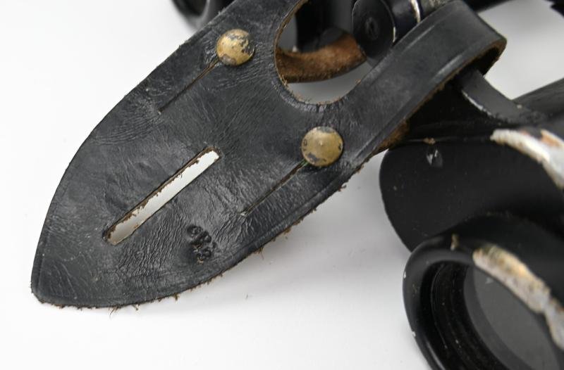 German WH Binocular 6x30 in Carrying Case — image 9