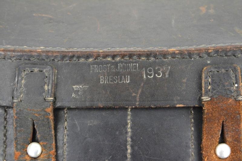 German WH Flare Gun Pouch 1937 — image 2