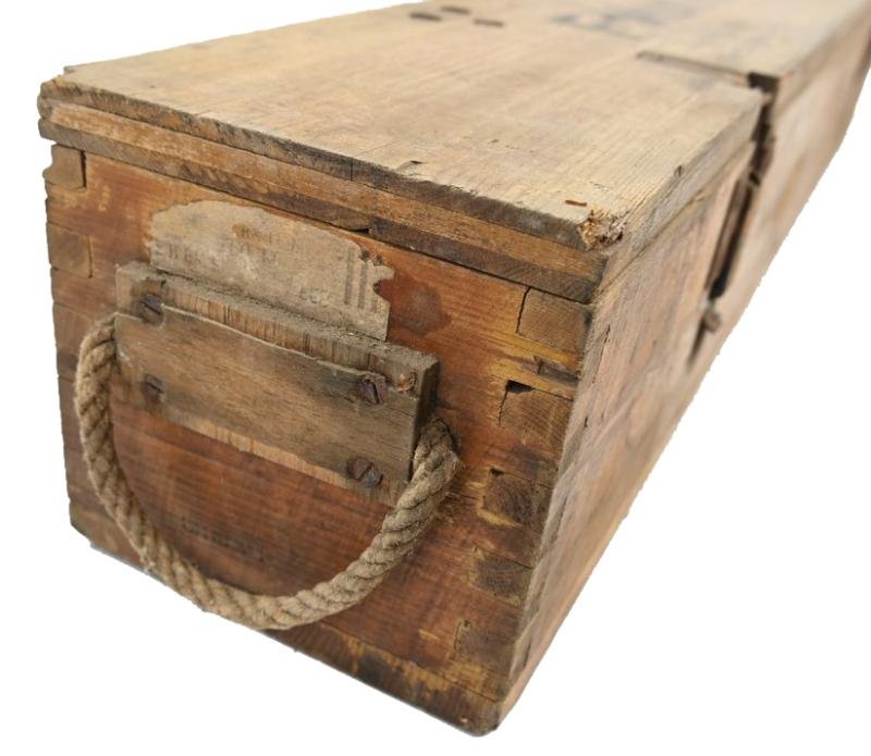 German WH Arillery Ammunition Box 'Le FH 18' — image 2