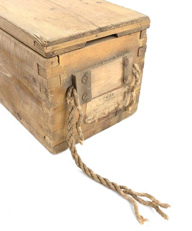 German WH Arillery Ammunition Box 'Le FH 18' — image 4