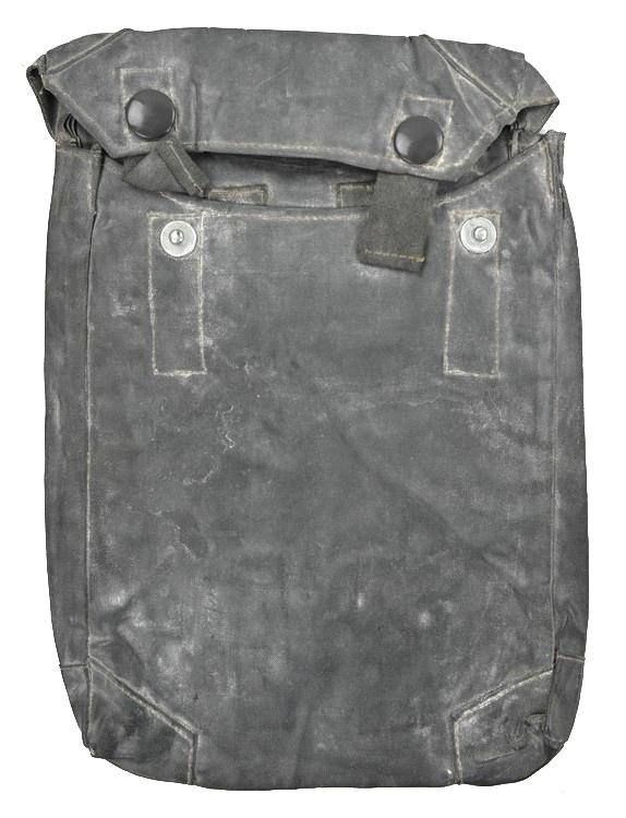 German WH M31 Gascape Pouch — image 3