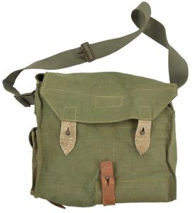 Dutch WW2 Mounted Troops Gasmask with Carrying Bag