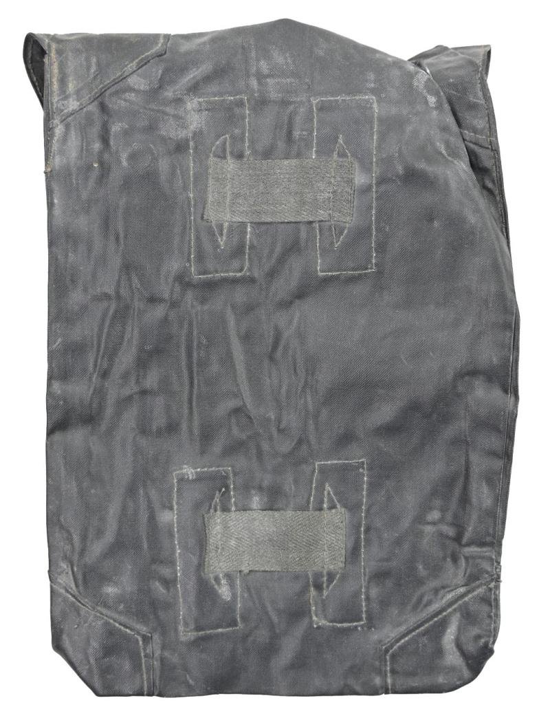 German WH M31 Gascape Pouch — image 3