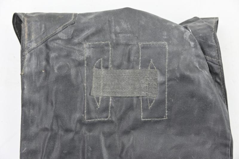 German WH M31 Gascape Pouch — image 4