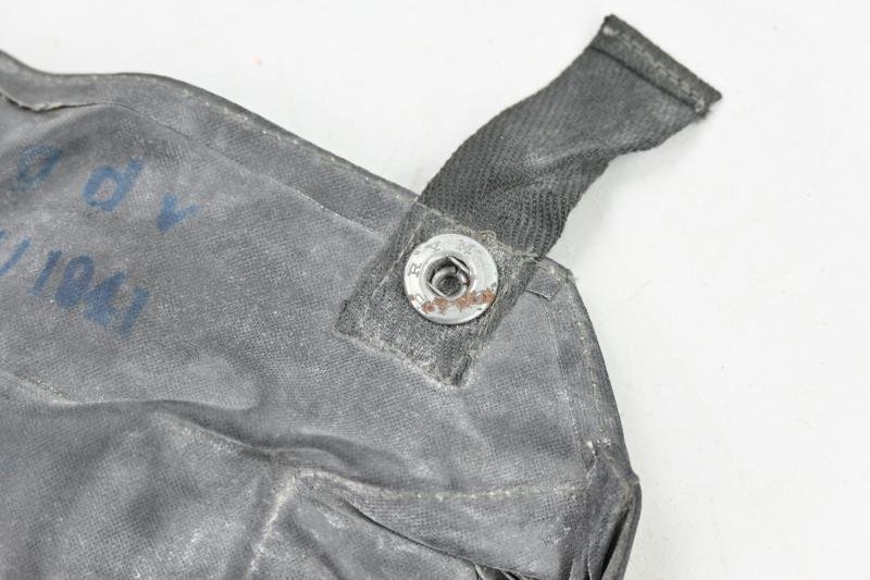 German WH M31 Gascape Pouch — image 7
