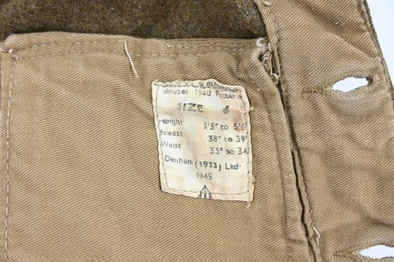 British WW2 Kit-Bag with tunics — image 11