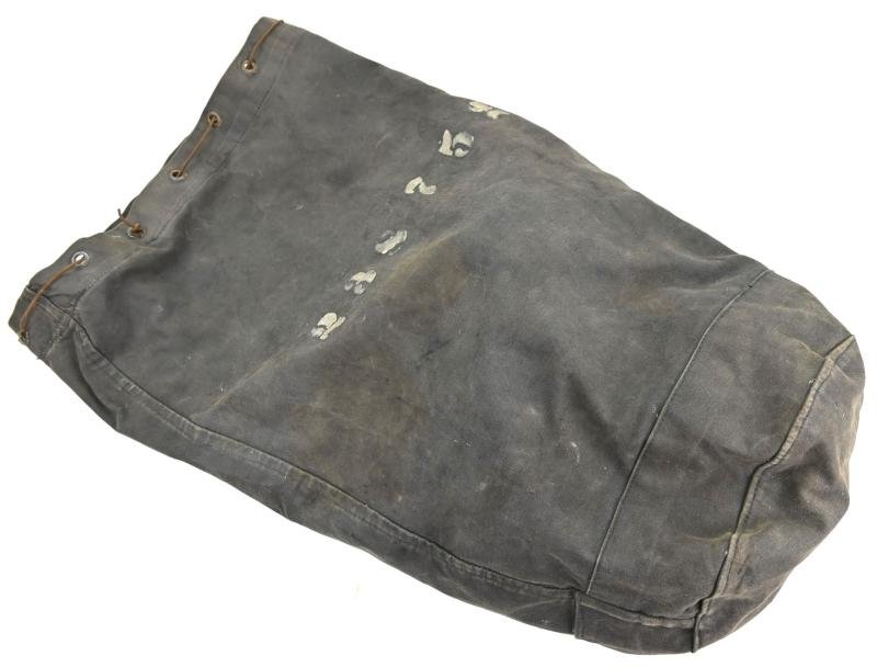 British WW2 Kit-Bag with tunics — image 2
