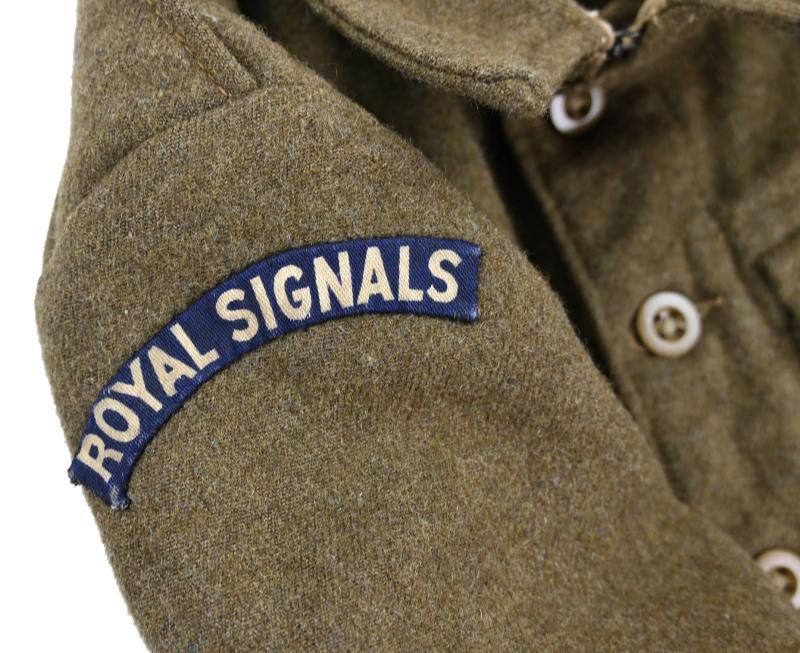 British WW2 Kit-Bag with tunics — image 6