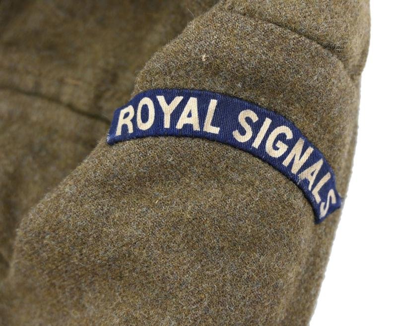 British WW2 Kit-Bag with tunics — image 7