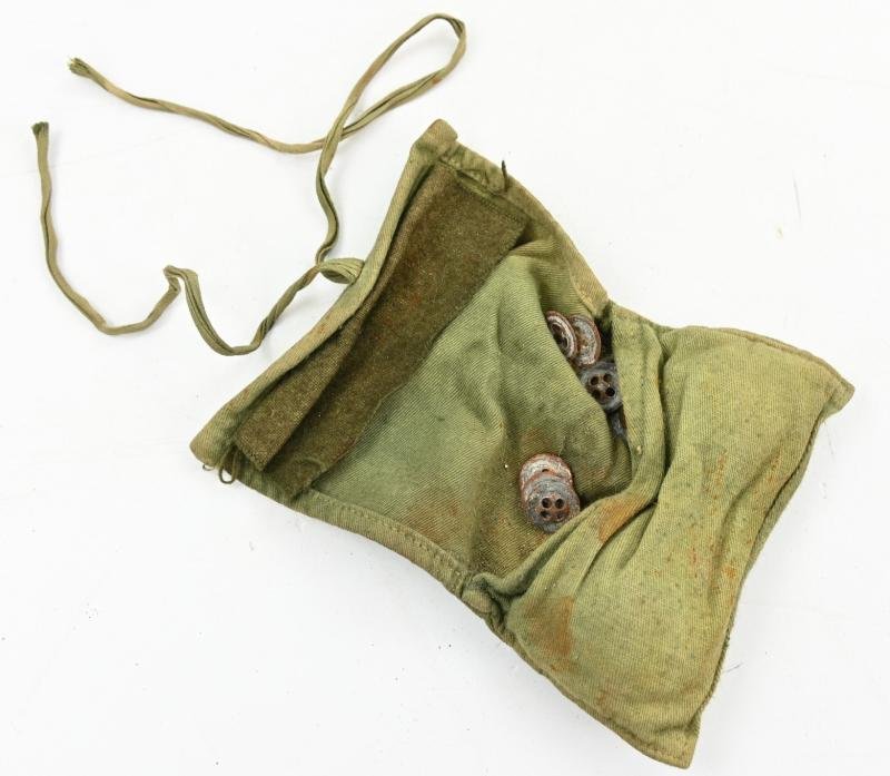 British WW2 JG Dyed Housewife Sewing Kit — image 2