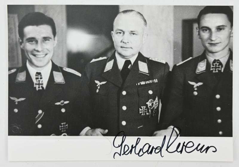 Signature of Luftwaffe KC Recipient 'Gerhard Krems' — image 8