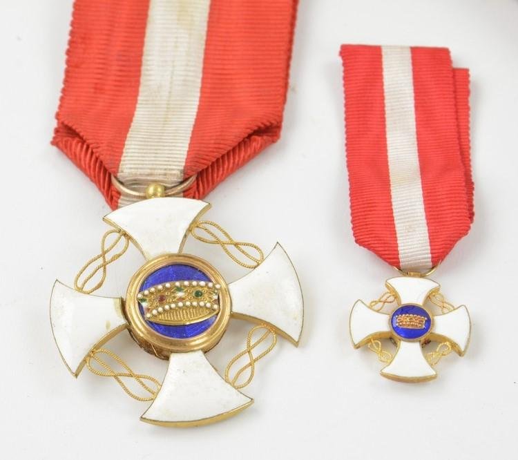 Italian Order of the Crown of Italy in Case — image 10