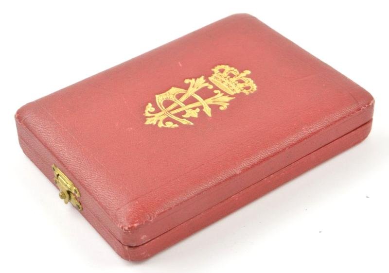 Italian Order of the Crown of Italy in Case — image 3