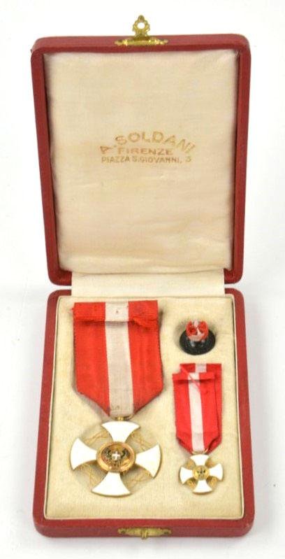 Italian Order of the Crown of Italy in Case — image 4