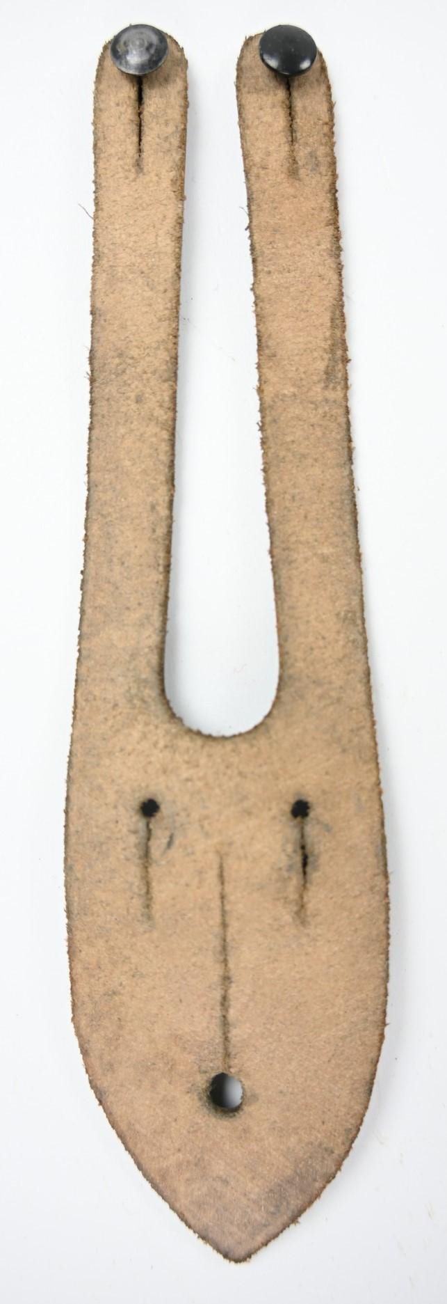 German WH CAG 1942 Binocular Button attachment Leather — image 3