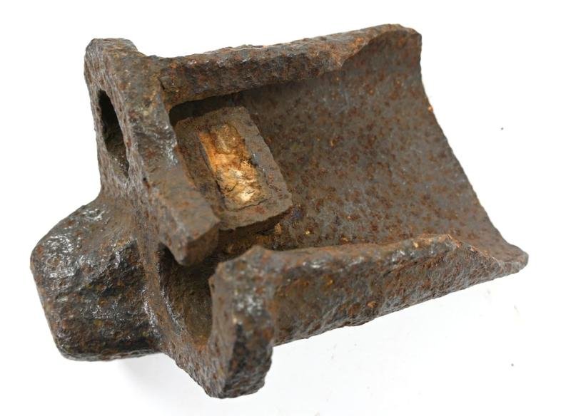 US WW2 Sherman Tooth Link — image 2