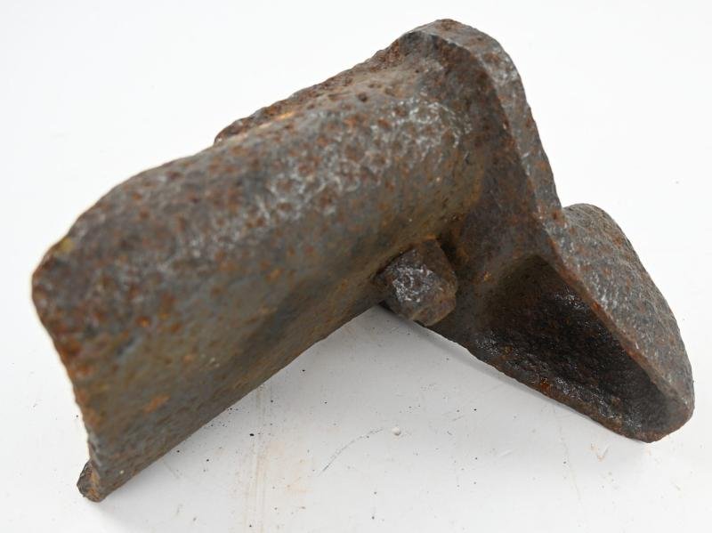 US WW2 Sherman Tooth Link — image 5