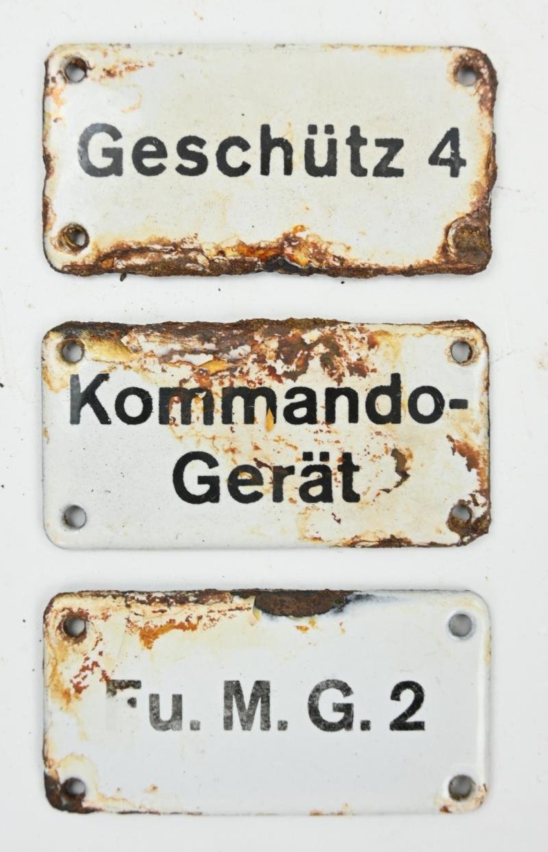 German WH Enamel Bunker Plates — image 2