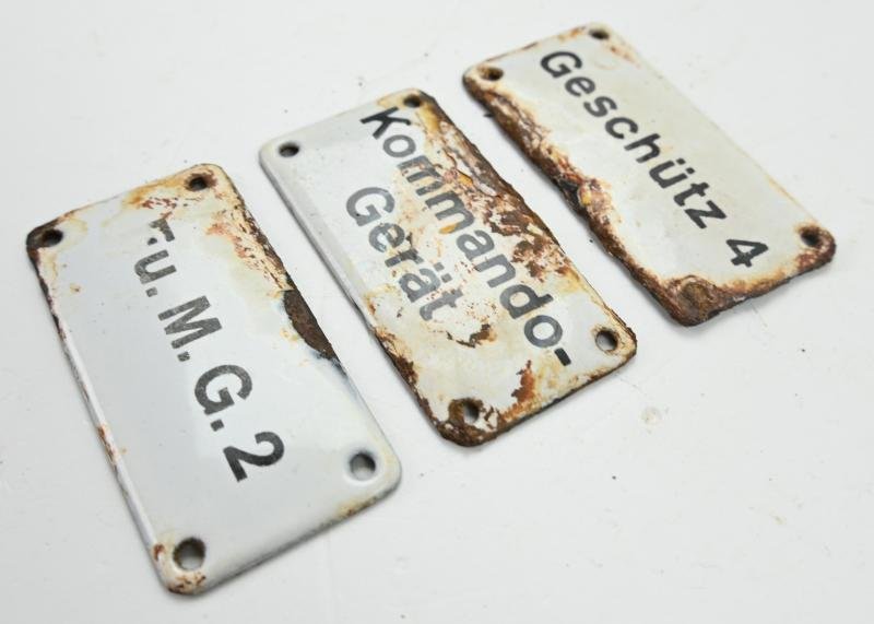German WH Enamel Bunker Plates — image 3