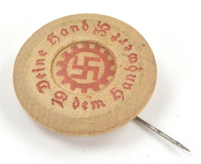 German DAF “Deine Hand dem Handwerk” badge — image 3