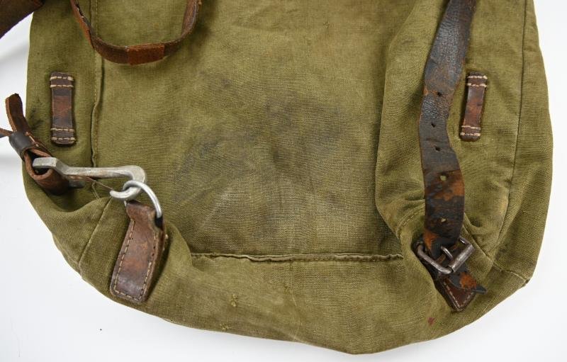 German WH Artillery Backpack — image 6